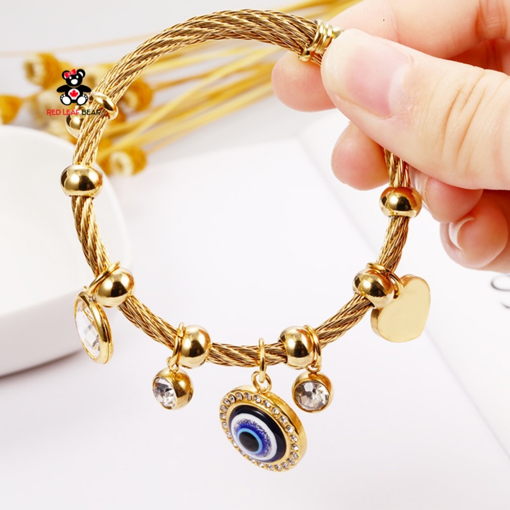 18K Gold Plated Stainless Steel Daily Wear Bracelet.